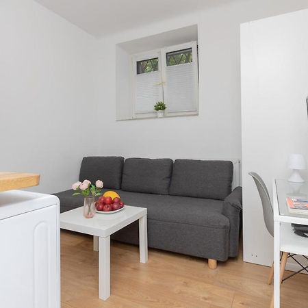 Micro Apartment Near Fort Mokotow By Noclegi Renters Warsaw Exterior photo